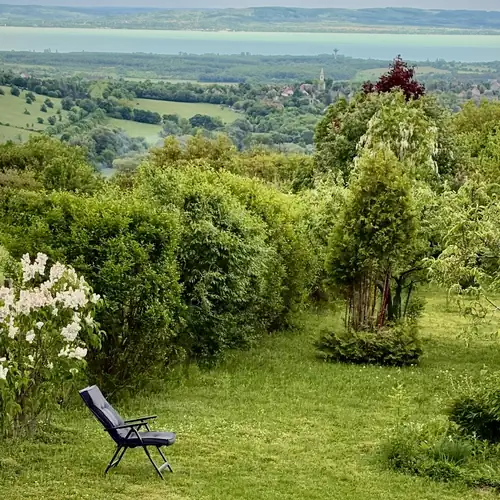 Csicsóka Panoráma Apartman Balatoncsicsó 001 kép