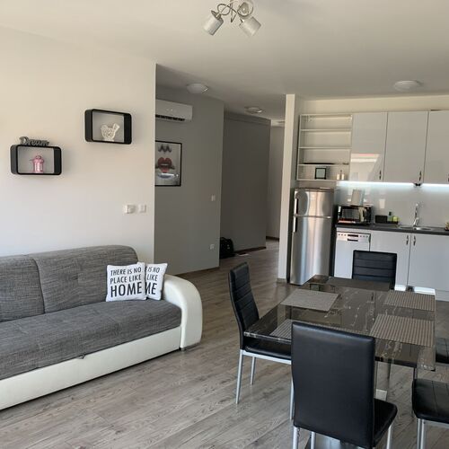 Four Seasons Downtown Apartment Siófok  2