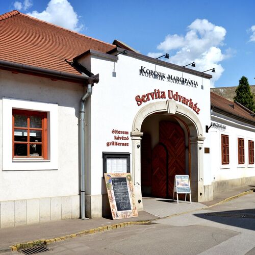 Servita Udvarház Eger