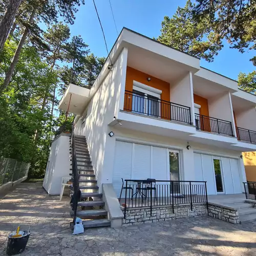 Öt Fenyő Apartmanház Siófok 001 kép