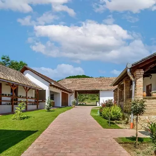 Pipacs és Tulipán Vendégház Bodony 001 kép