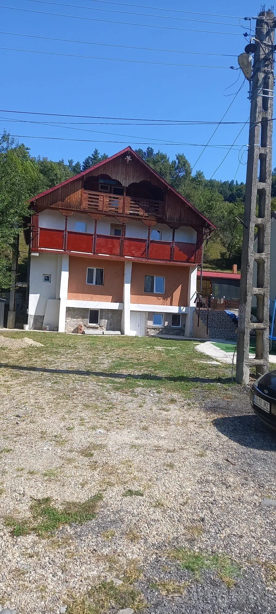 Casa Valentin Căpățânenii Pământeni