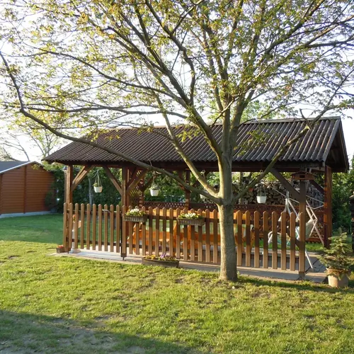 parkolor&oacute;l a pavilon