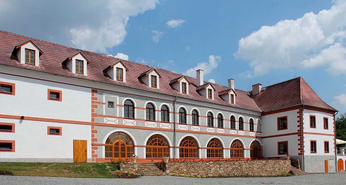 Penzion Zámek Libouň Zvěstov