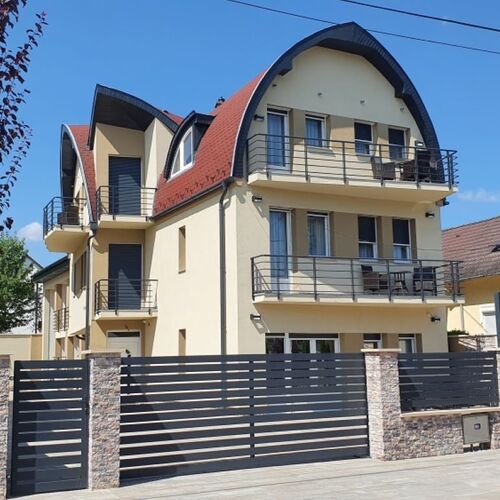 Apartmanh&aacute;z