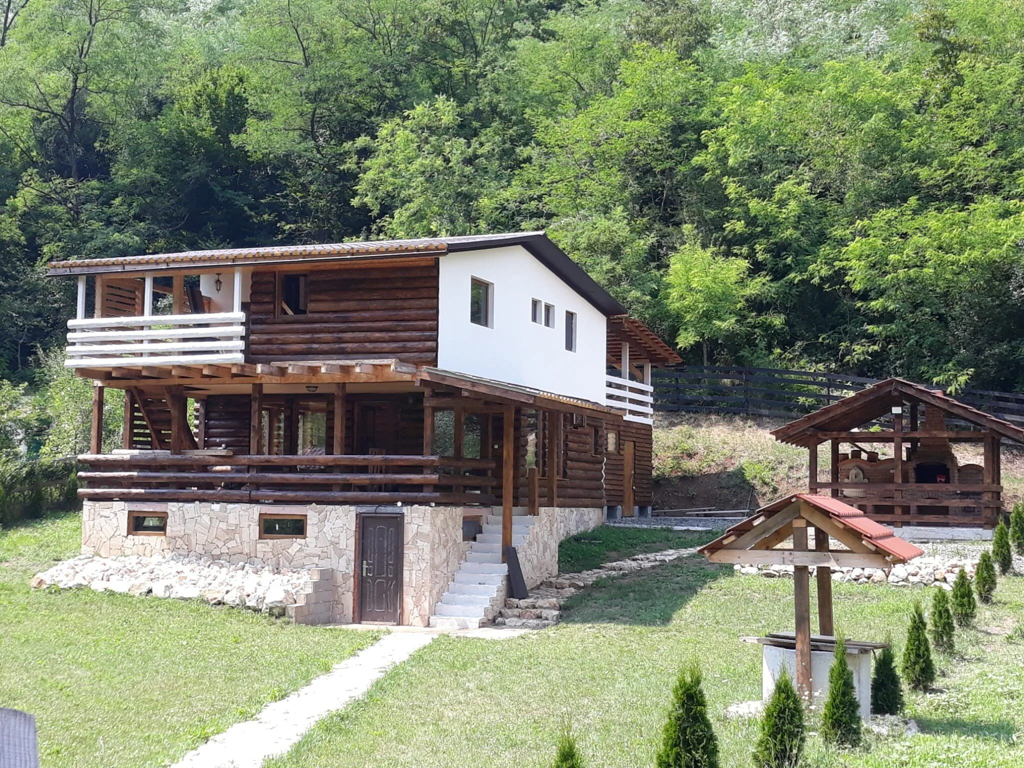 Cabana Busteni Apuseni Podele