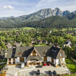 Tatra Resort & SPA 5 z tarasem i widokiem na góry