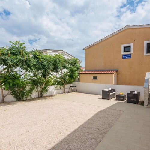 Apartments Ivanusevic Vir  3