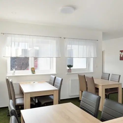 Společn&aacute; j&iacute;delna pro 3 pokoje