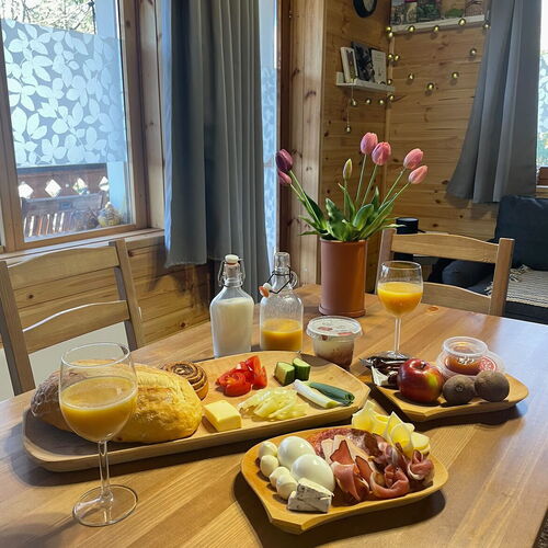 A reggeli szolgáltatás ugyanis reggelivel is lehet foglalni, de akár egy reggelre is lehet kérni
