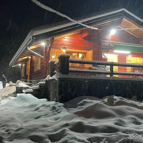 Cabana Heidi -fata intrare iarna