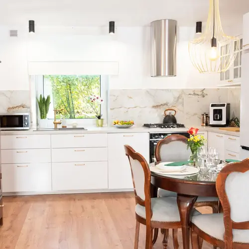 salon z aneksem i jadalnią 