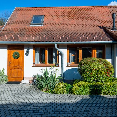 2 szob&aacute;s 
mindk&eacute;t szoba f&uuml;rdőszob&aacute;s.
 4 fő,befogad&aacute;s&aacute;ra.