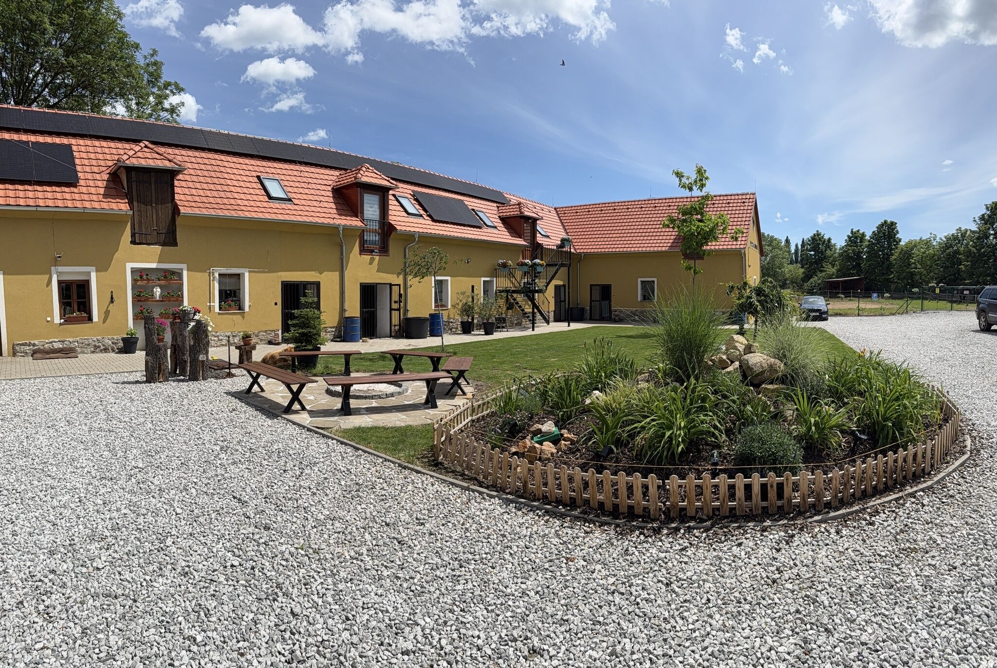 Statek Bezdědice Hostomice