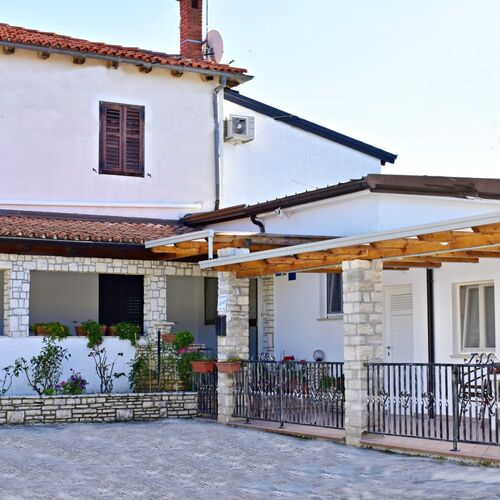 Apartmani Anna Zambratija  2