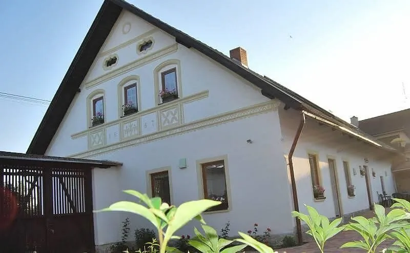 Dvůr u kapličky Nové Dvory