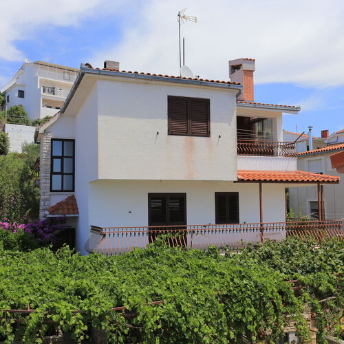 Apartmanok A Tenger Mellett Okrug Donji, Ciovo - 18300 Okrug Donji  3