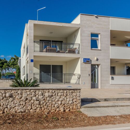 Apartmanok Parkolóhellyel Vir - 18519  2