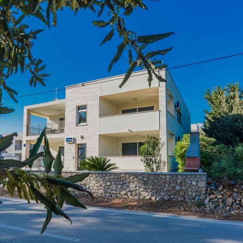 Apartmanok Parkolóhellyel Vir - 18519  4