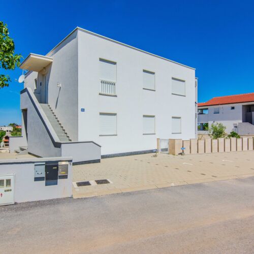 Apartmanok Parkolóhellyel Vir - 18541  2