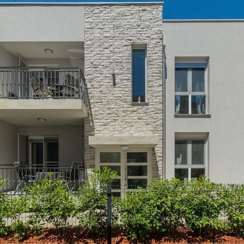 Apartmanok Parkolóhellyel Vir - 18550  2