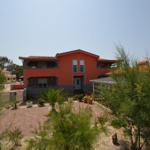 Apartmanok Parkolóhellyel Vir - 18562