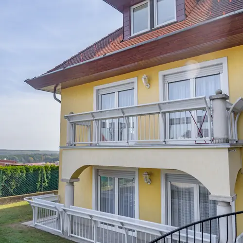 Leilbon Apartmanh&aacute;z - terasz/erk&eacute;ly