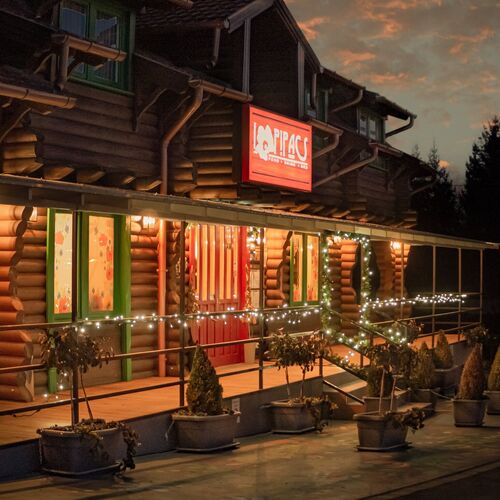 Karácsonyi fényekben