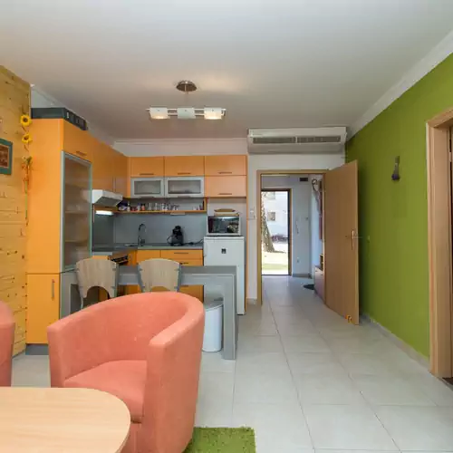 971 - Kertkapcsolatos Apartman Balatonőszöd 005 kép