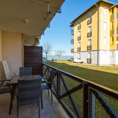 971 - Kertkapcsolatos Apartman Balatonőszöd 009 kép