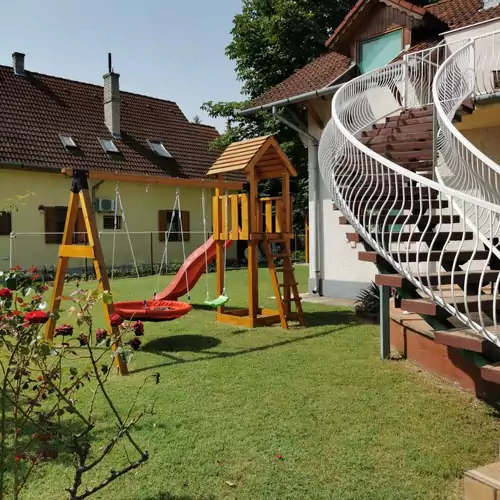 Flamingo Apartmanház Balatonlelle 002 kép