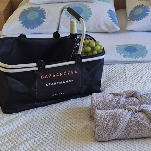 Bazsarózsa Apartman Csopak