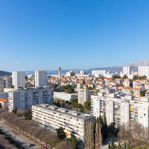 Split Sky Apartment  2