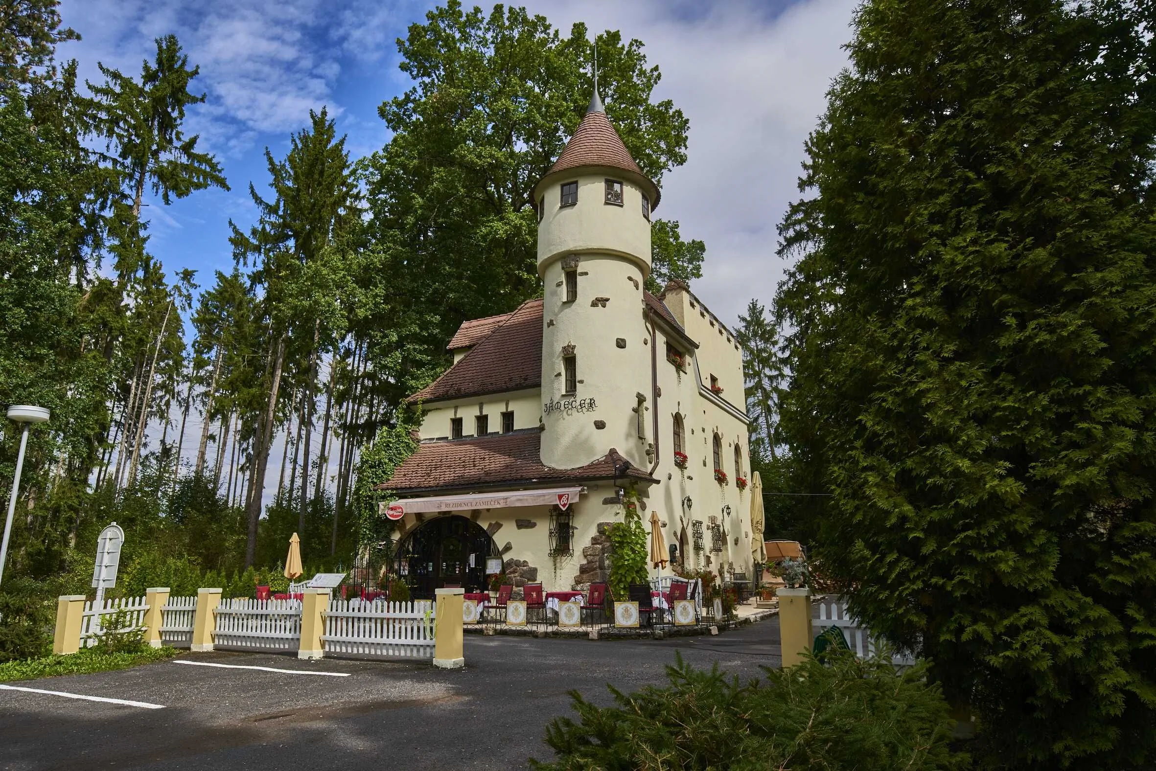 REZIDENCE ZÁMEČEK - BOUTIQUE HOTEL