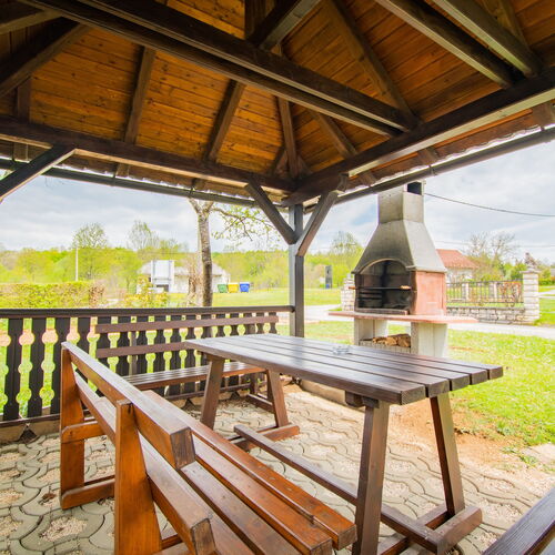 Apartmanok Gyermekes Családok Részére Lipovača, Plitvice - 19450 Lipovača