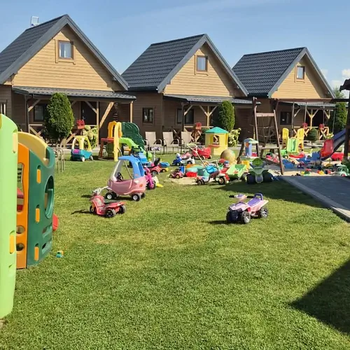 domki piętrowe, plac zabaw