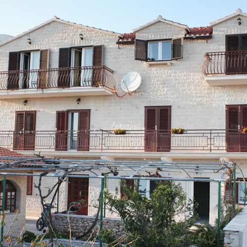 Apartmanok Parkolóhellyel Bol, Brac - 2899 Bol