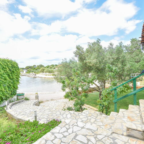 House Roko Tkon  4