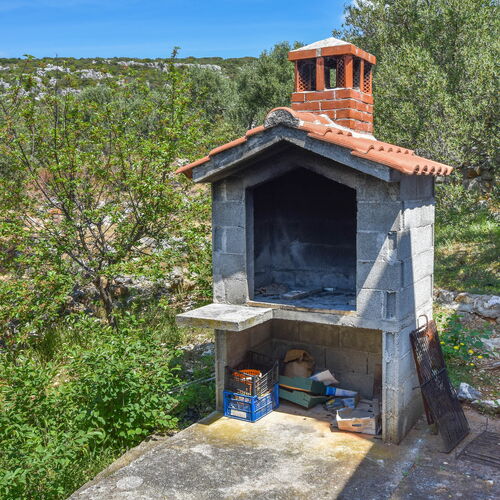 House Otusi Tkon  4