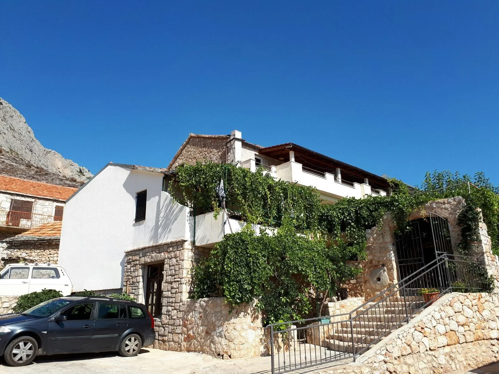 Apartments With Parking Space Ivan Dolac, Hvar - 10434 Ivan Dolac