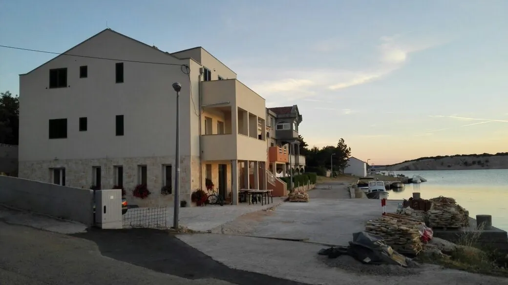 Apartments By The Sea Šimuni, Pag - 18386 Šimuni