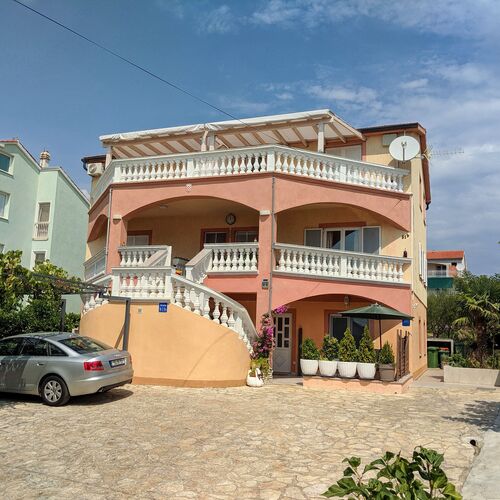 Apartmanok Parkolóhellyel Vodice - 18428