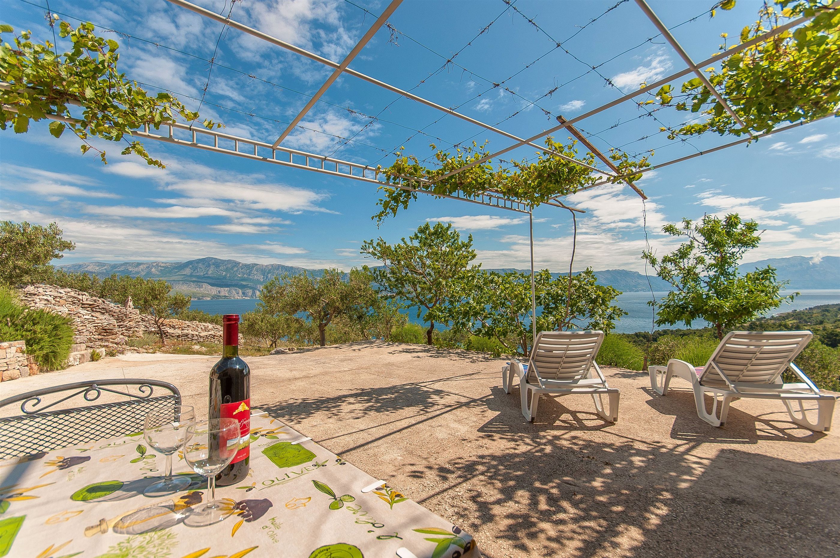 House Vela Lozna Postira