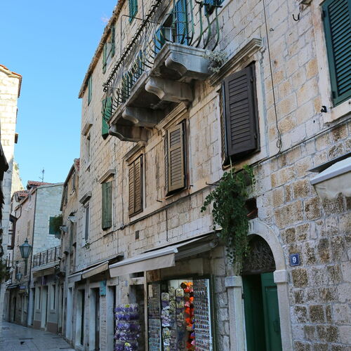 Apartmanok Parkolóhellyel Omis - 19051 Omiš  2