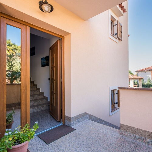 Apartmanok A Tenger Mellett Malinska, Krk - 19227 Malinska  3