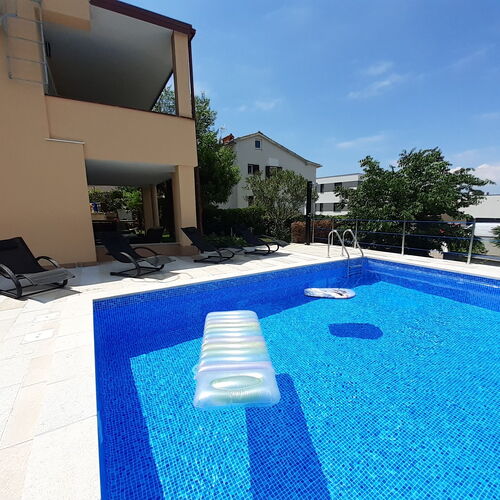 Apartmanok Családok Részére Medencével Malinska, Krk - 19304 Malinska  2