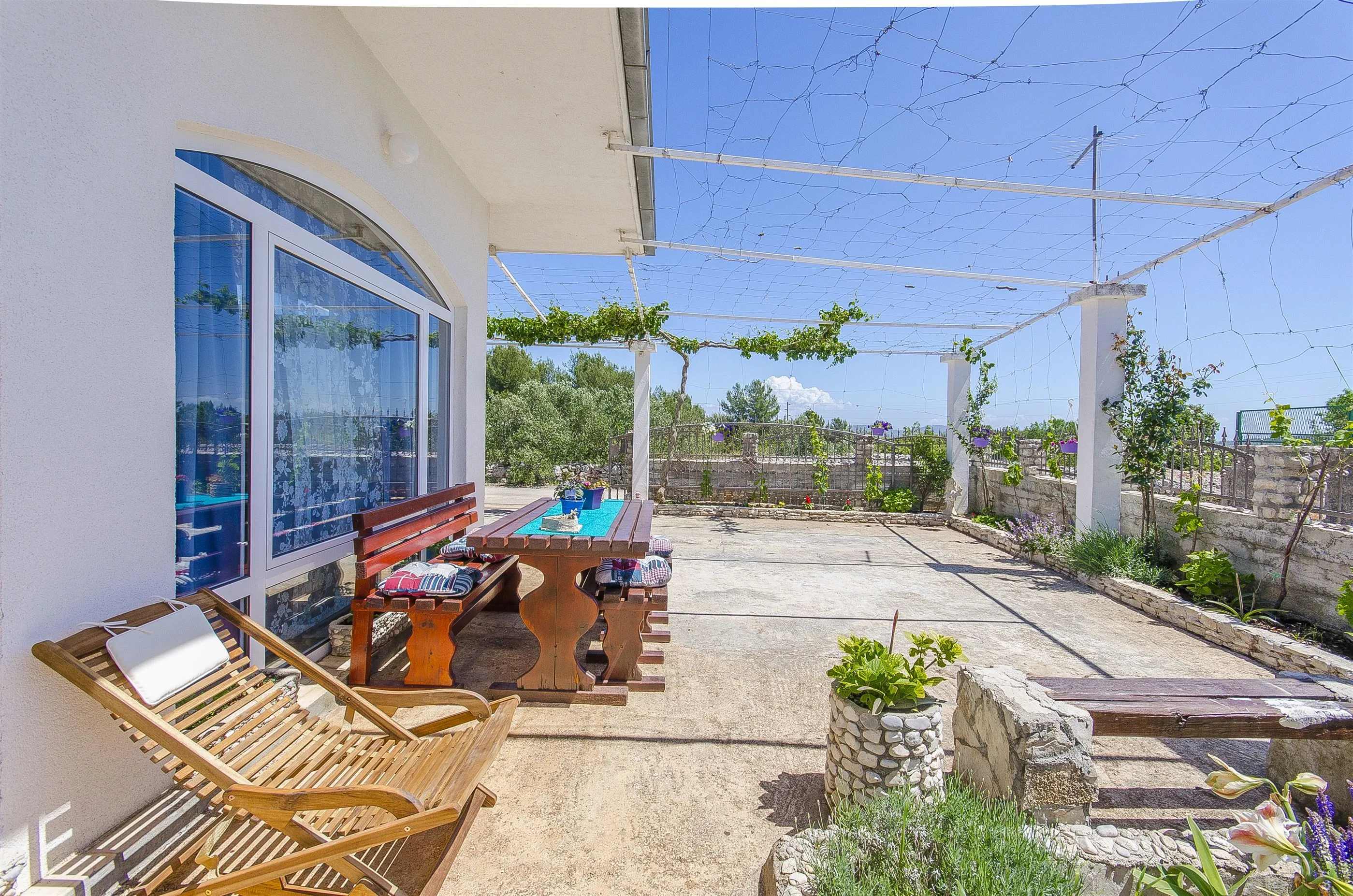 House Mladen Grohote