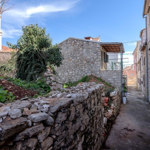 Apartments Lotti Stari Grad  2