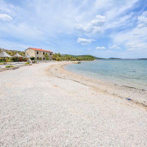 Apartment L and S on The Beach Ugrinic  2