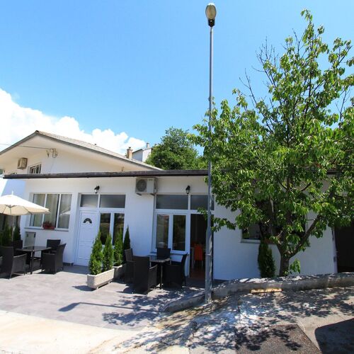 Apartments Nero Novi Vinodolski